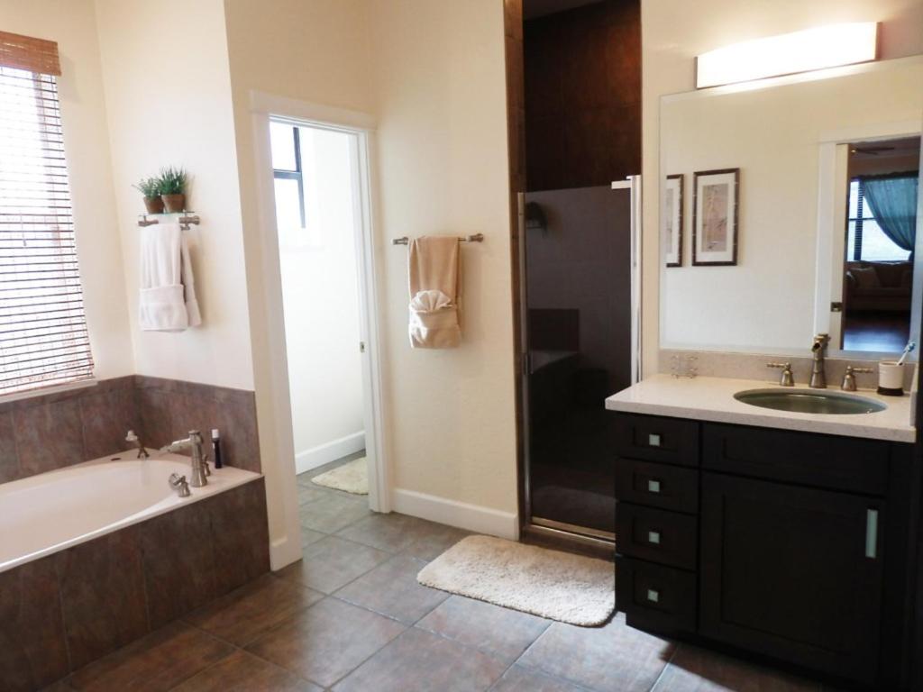 | Privacy in Paradise - Private Villa with heated pool and spa - sleeps 6