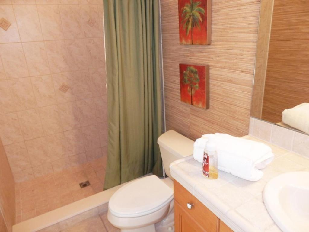 | Privacy in Paradise - Private Villa with heated pool and spa - sleeps 6