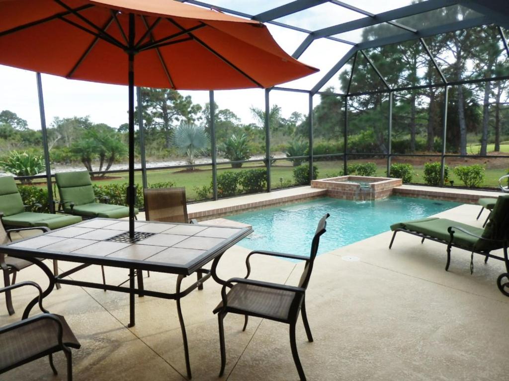 | Privacy in Paradise - Private Villa with heated pool and spa - sleeps 6
