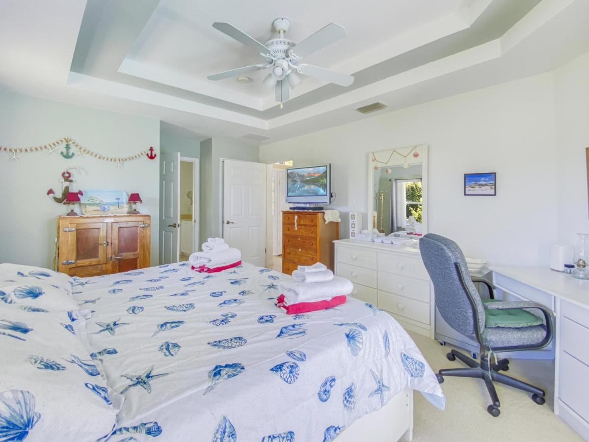 | Westons Water Watch - Private Villa with heated pool - sleeps 6
