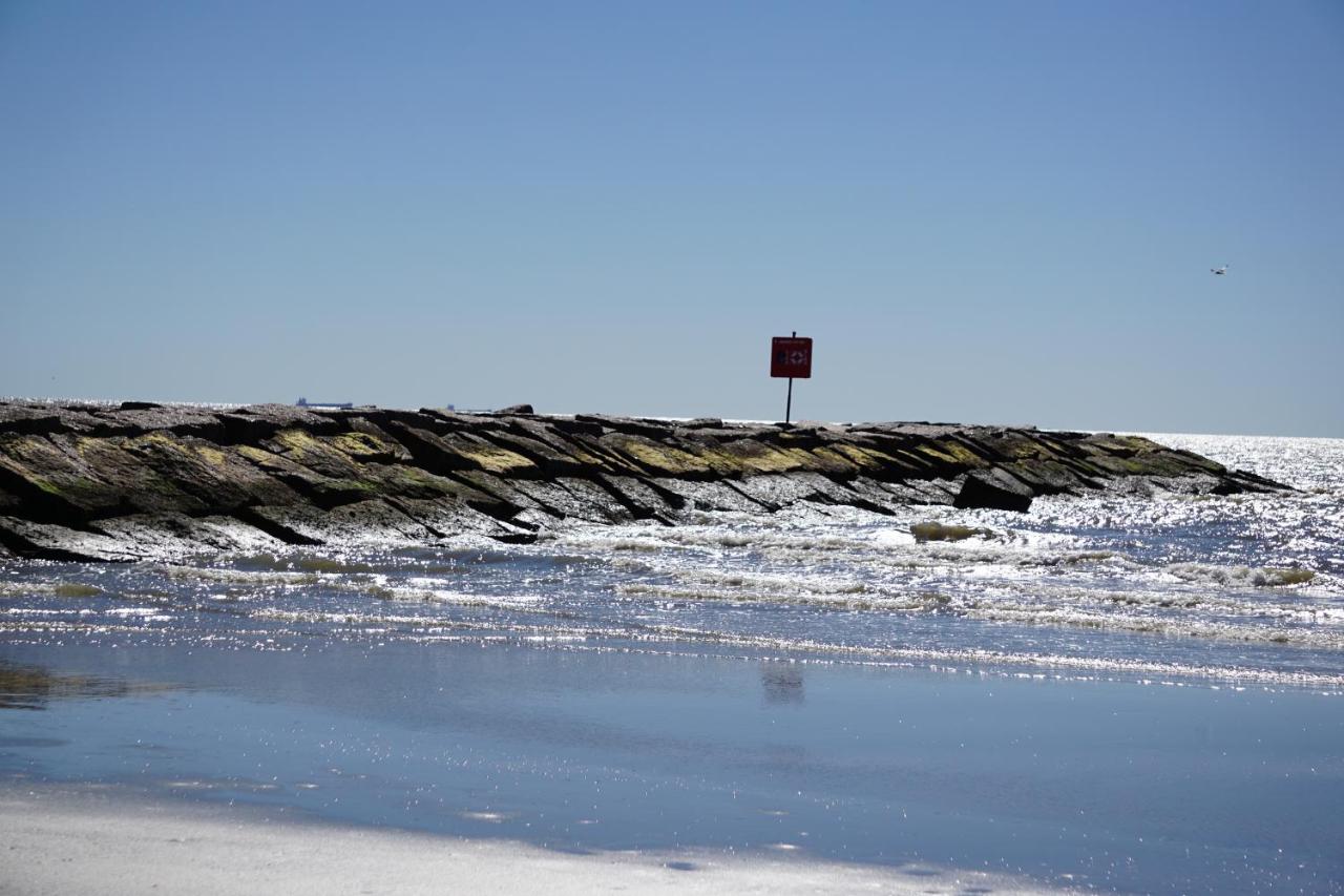  | Four Seasons on the Gulf
