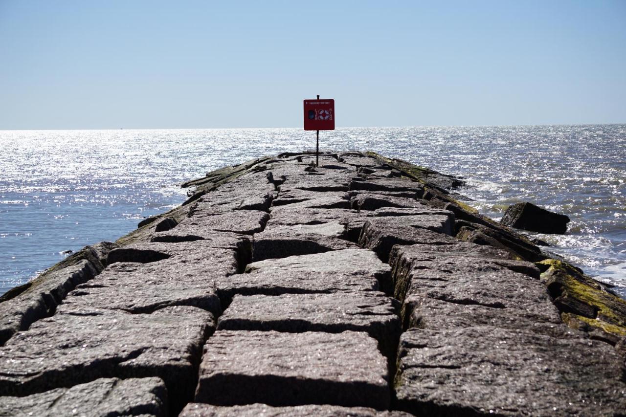  | Four Seasons on the Gulf
