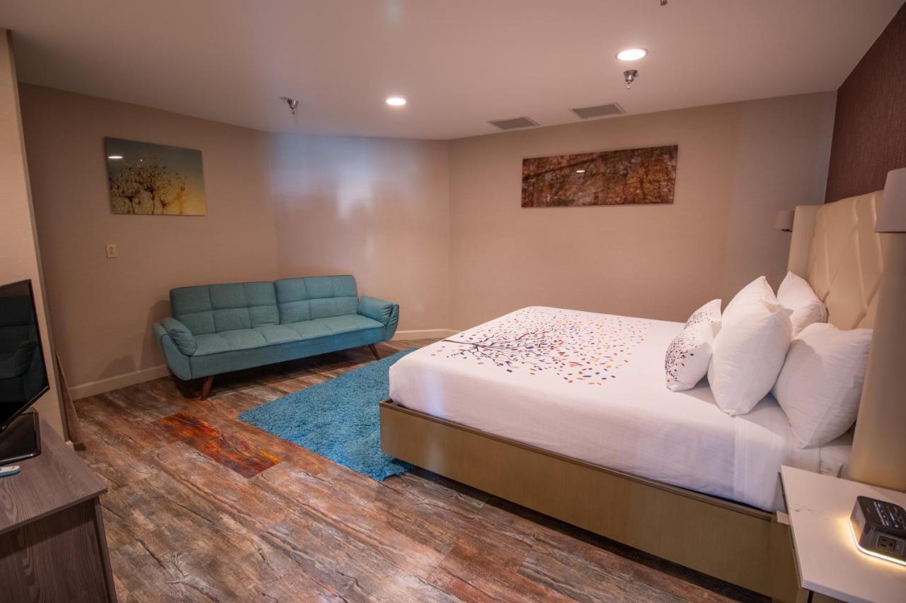 Two-Bedroom King Suite with Two King Beds at Empeiria High Sierra Hotel