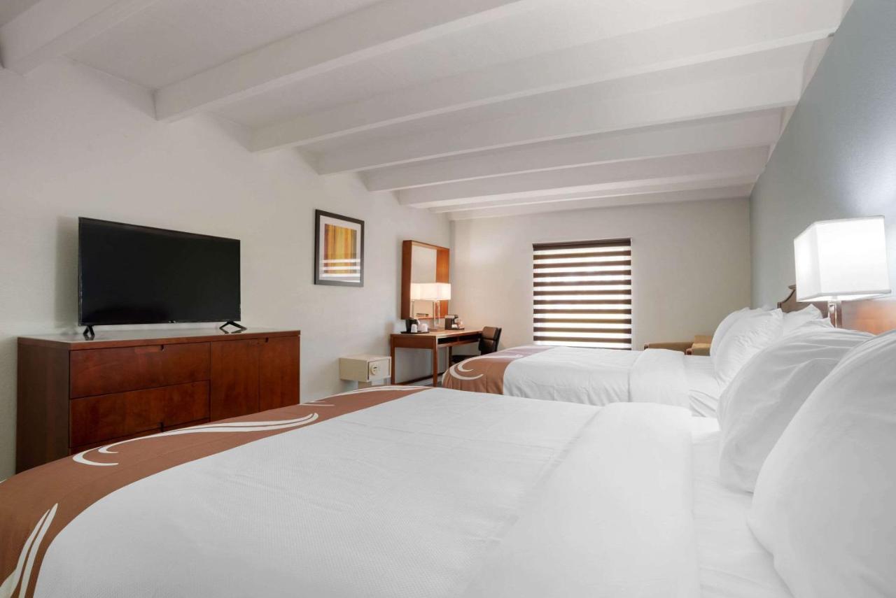 Standard Queen Room with Two Queen Beds - Non-Smoking at Quality Inn Fort Walton Beach - Destin West