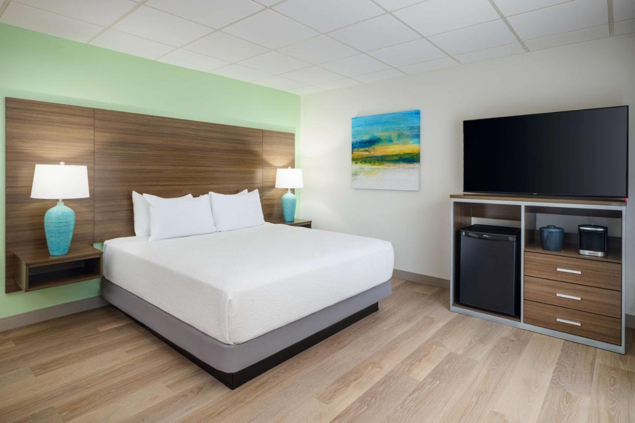 | Best Western Naples Inn & Suites