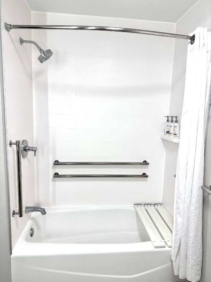  | Holiday Inn Express Hotel & Suites Hinesville, an IHG Hotel