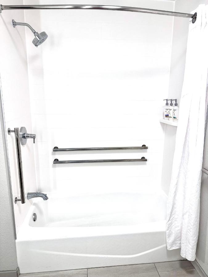 | Holiday Inn Express Hotel & Suites Hinesville, an IHG Hotel
