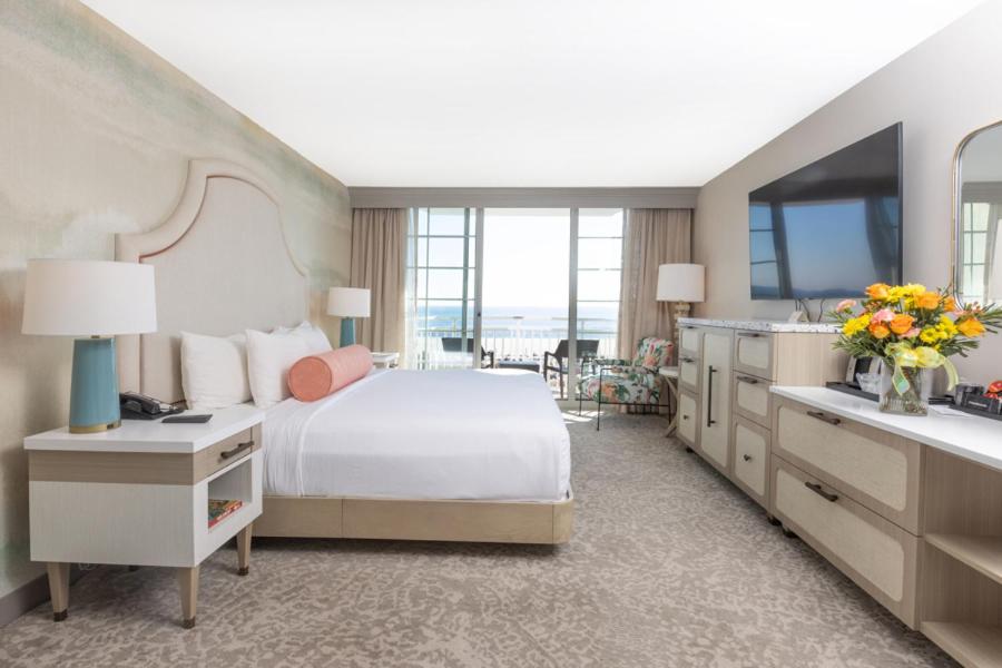 | Ocean Club Hotel