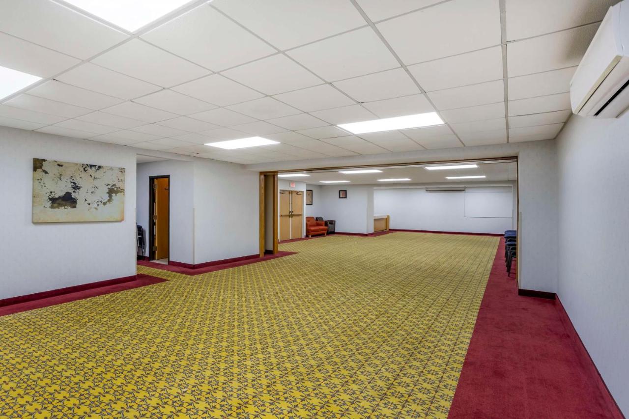 | Best Western Danbury/Bethel
