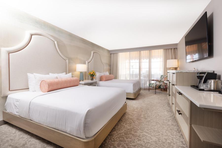 | Ocean Club Hotel