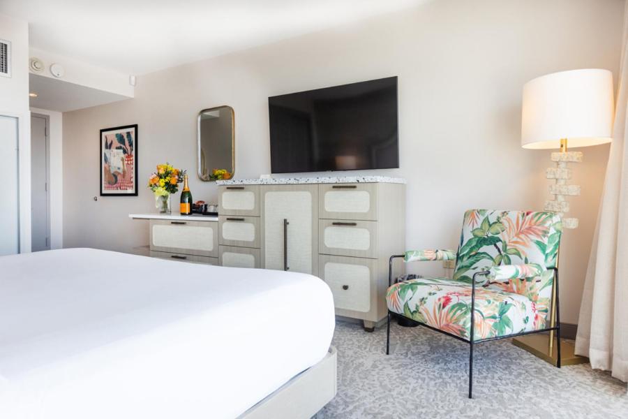 | Ocean Club Hotel