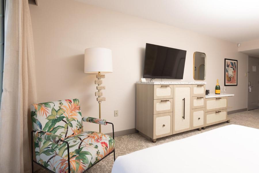 | Ocean Club Hotel