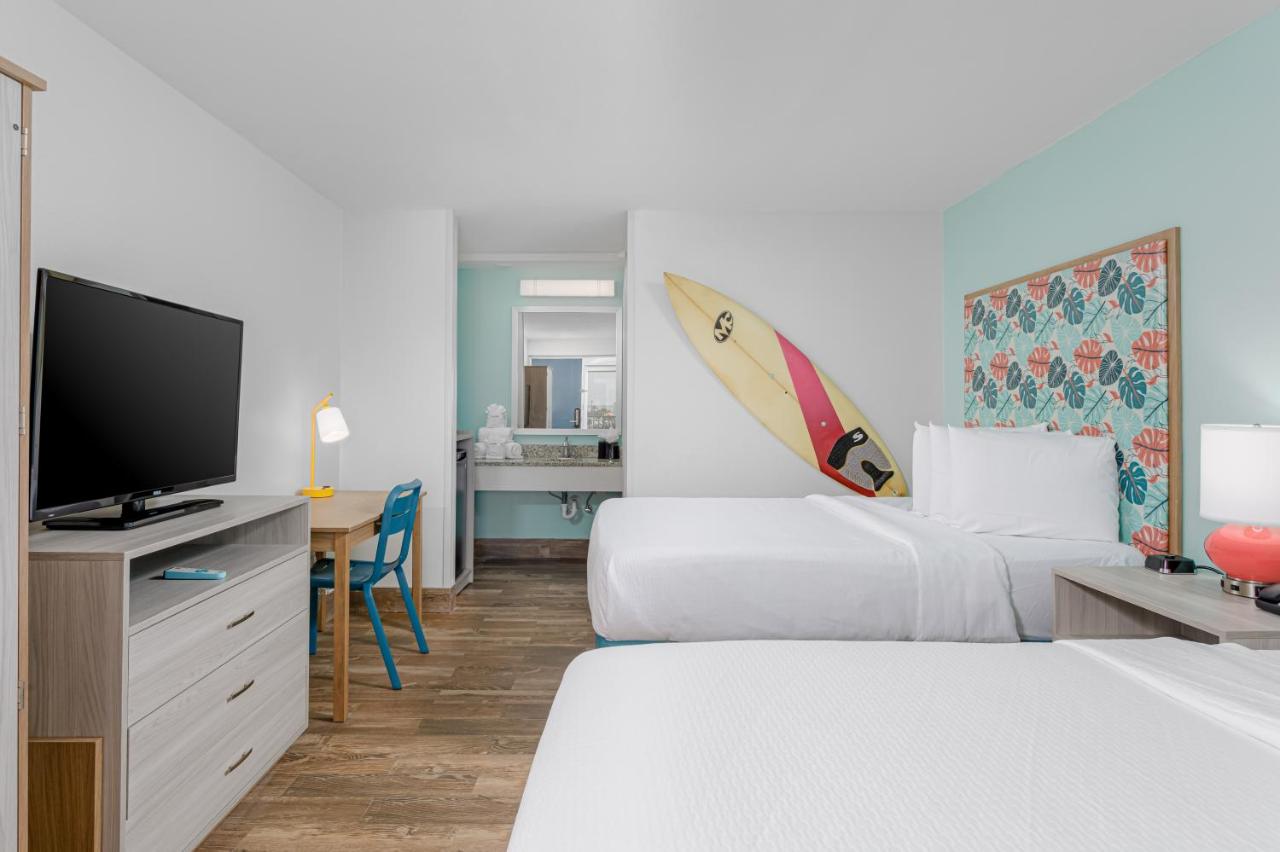 | Surf & Sand Hotel