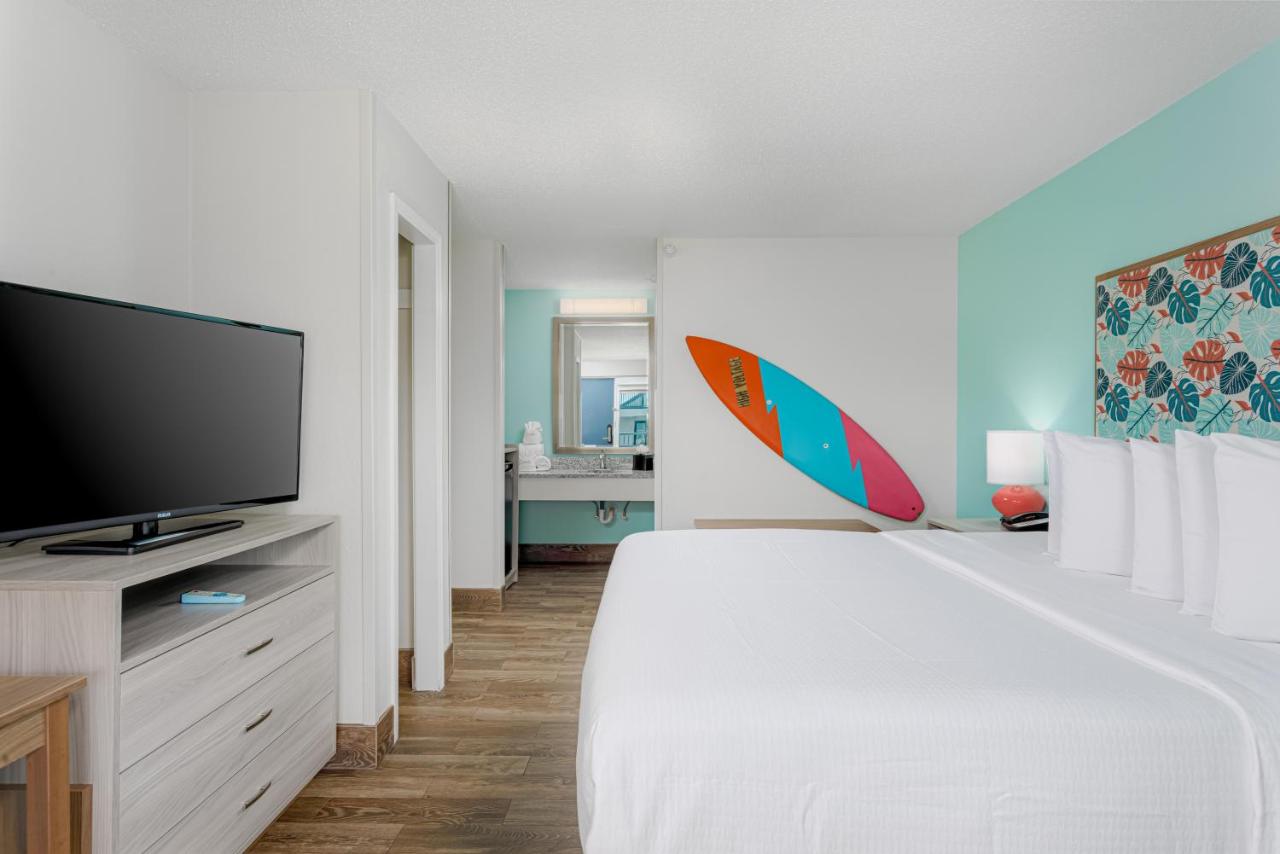| Surf & Sand Hotel