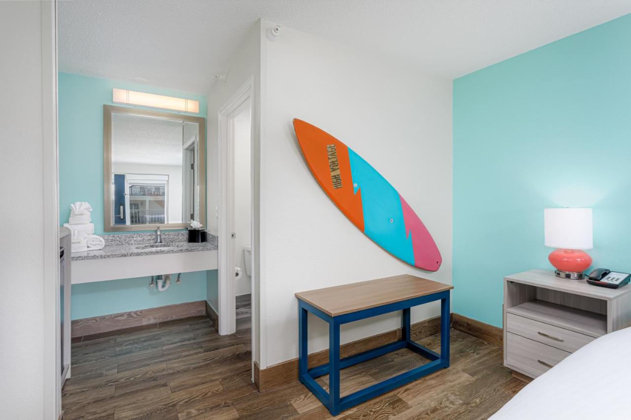 | Surf & Sand Hotel