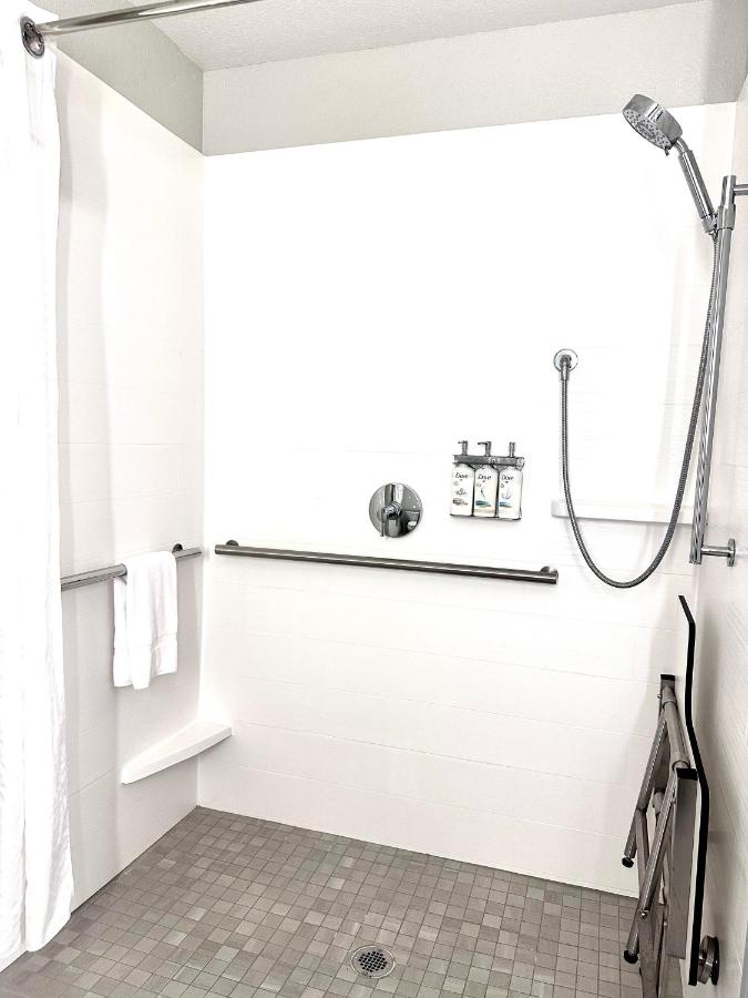  | Holiday Inn Express Hotel & Suites Hinesville, an IHG Hotel