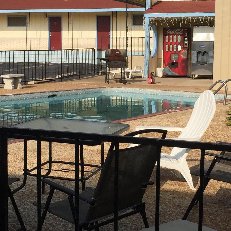  | Hill Country Inn