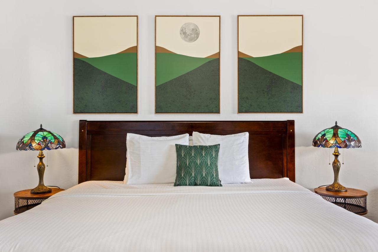  | Reeds Lodge