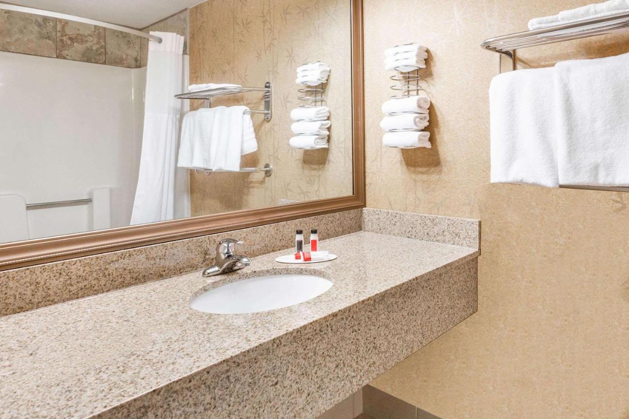 | Days Inn by Wyndham Westminster