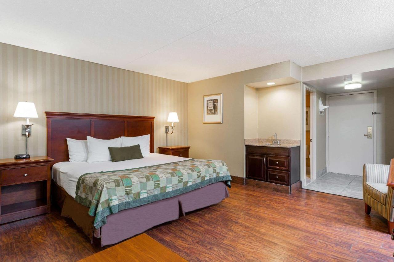 | Days Inn by Wyndham Westminster