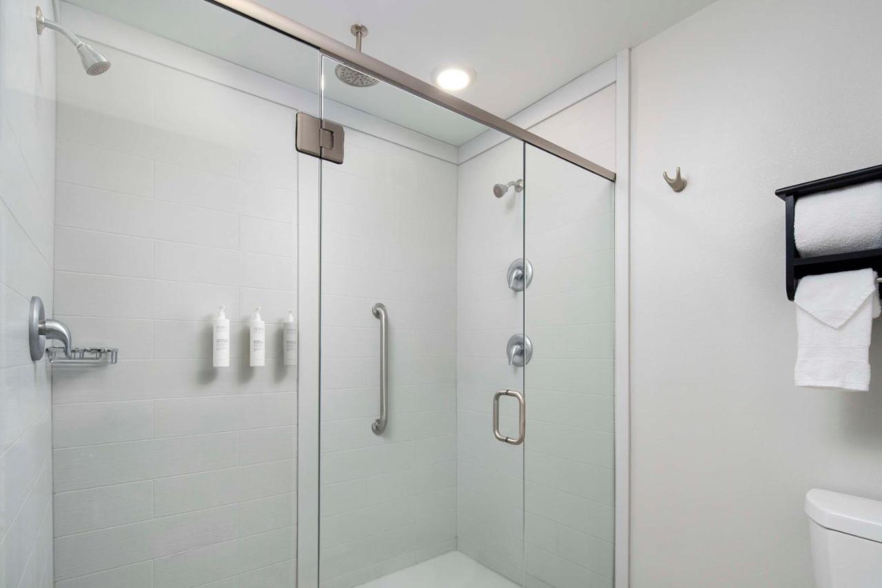 | Hampton Inn Stafford / Quantico-Aquia