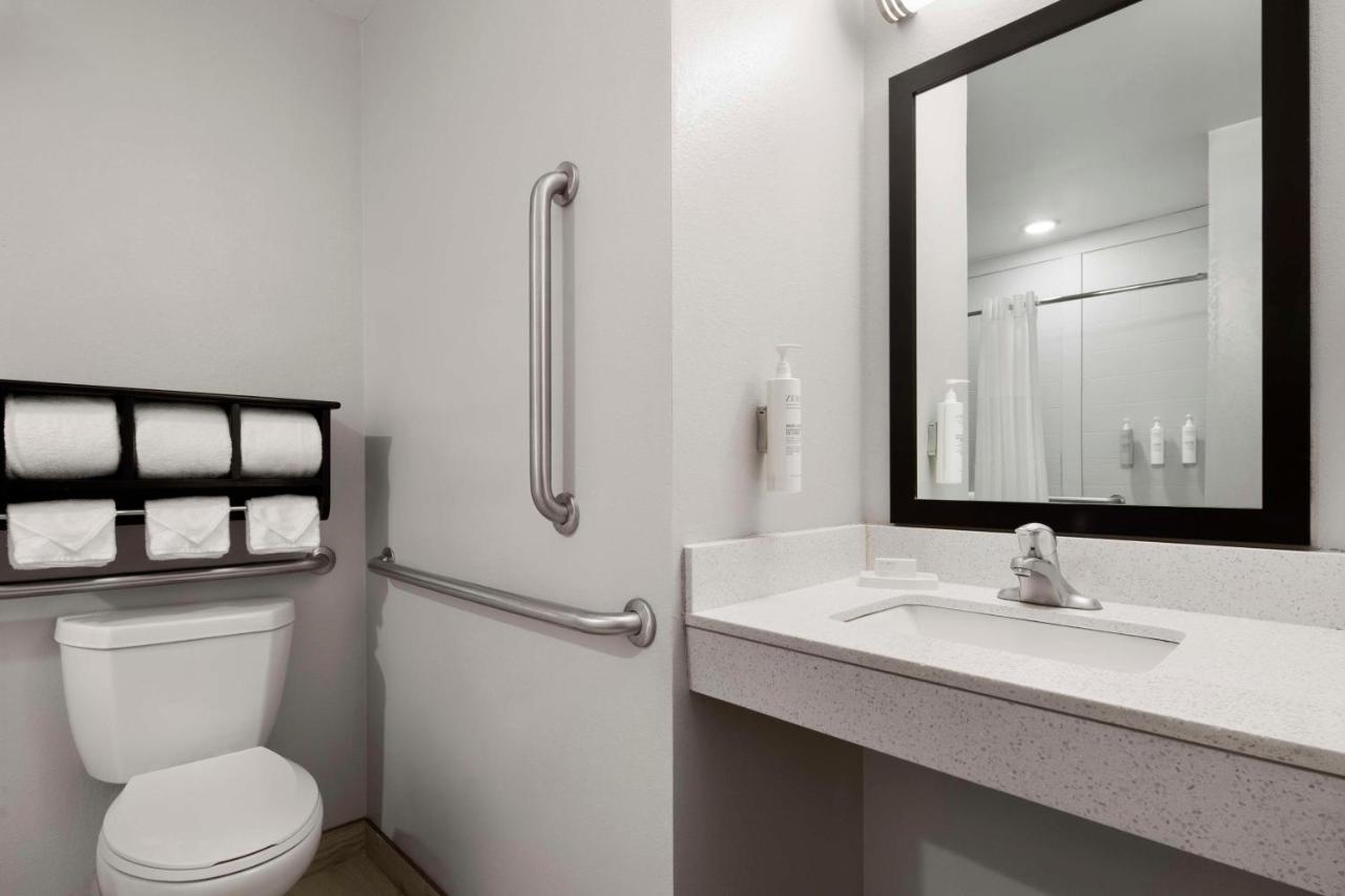 | Hampton Inn Stafford / Quantico-Aquia