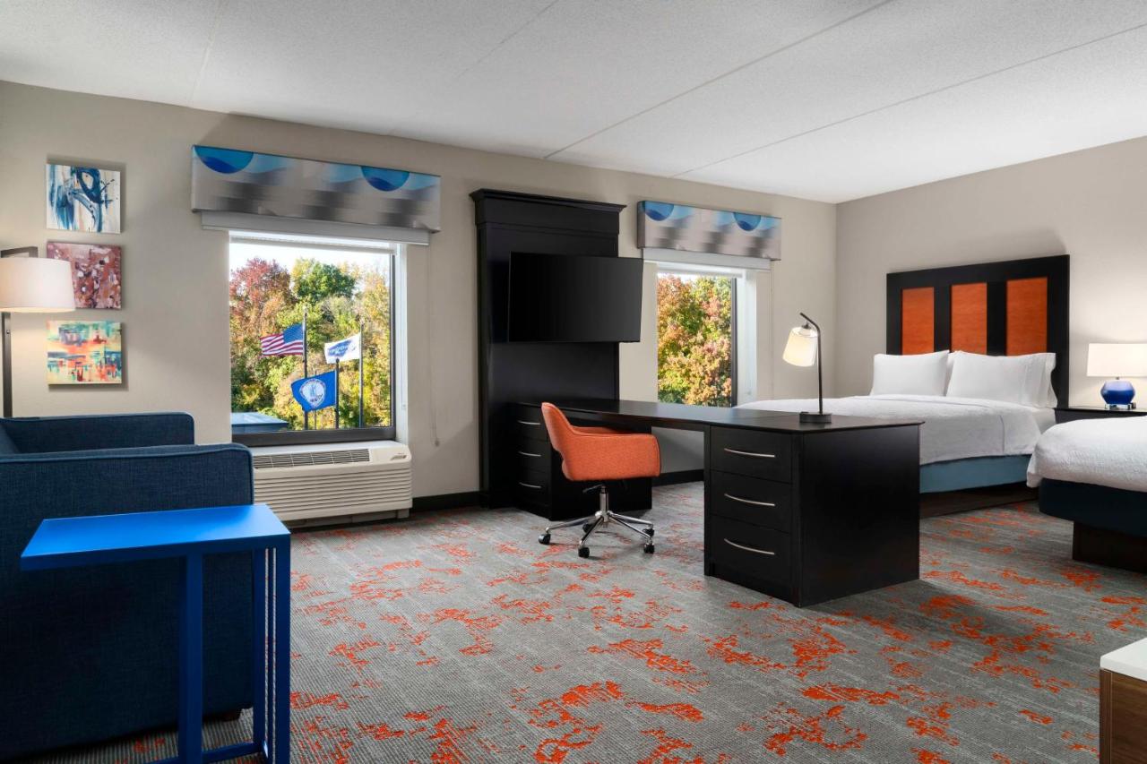 | Hampton Inn Stafford / Quantico-Aquia
