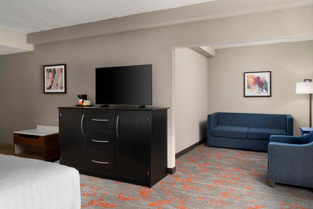| Hampton Inn Stafford / Quantico-Aquia
