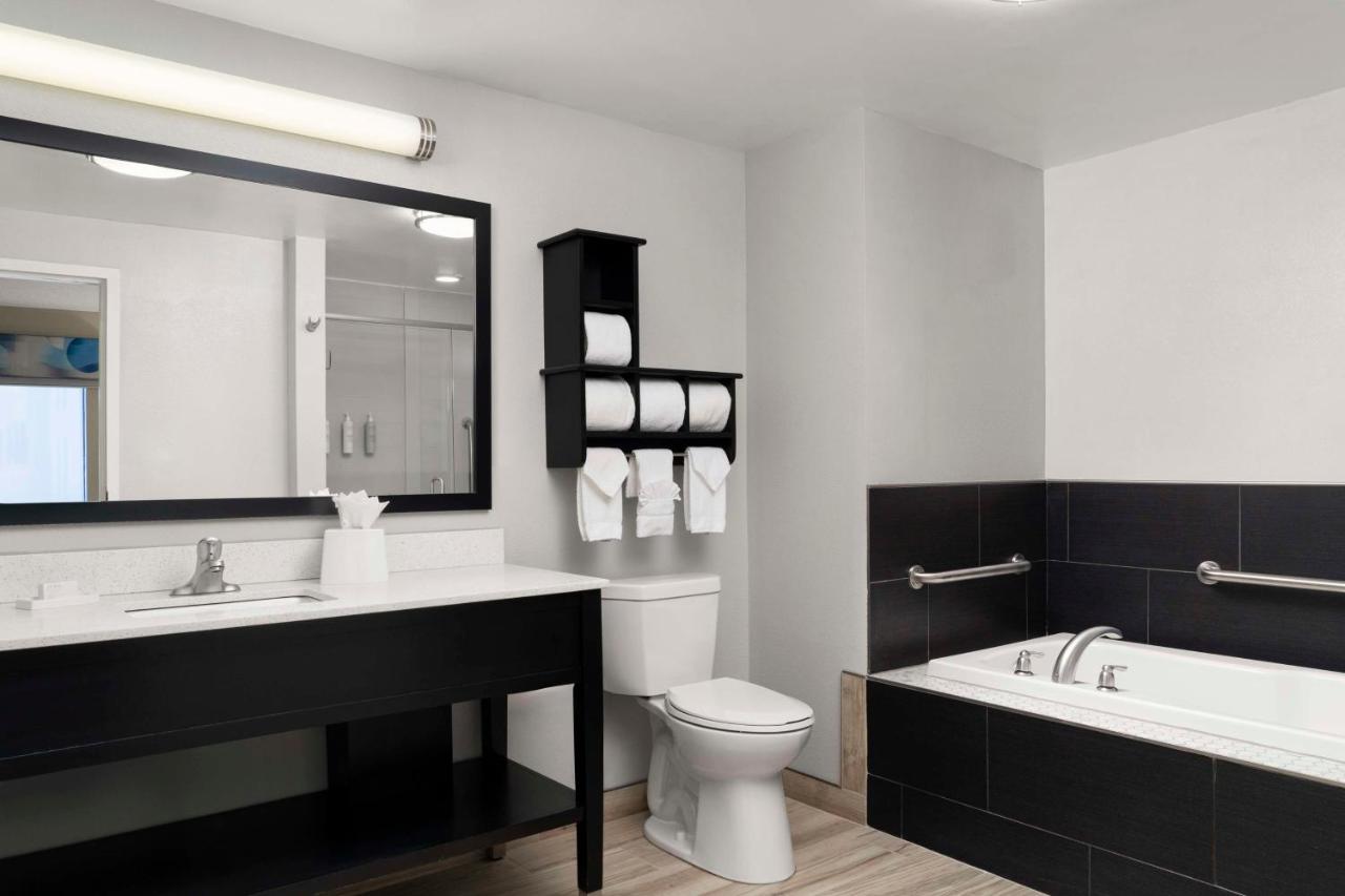 | Hampton Inn Stafford / Quantico-Aquia