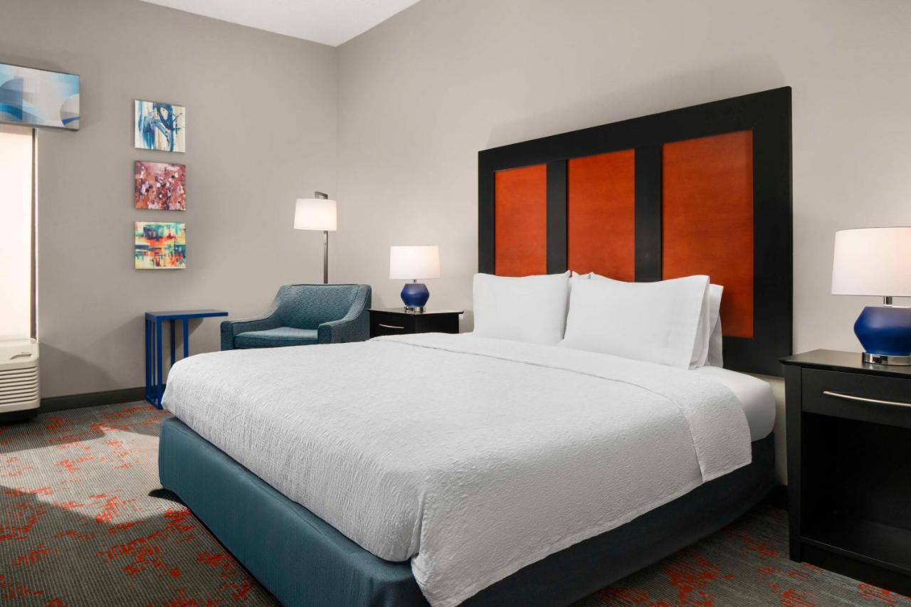 | Hampton Inn Stafford / Quantico-Aquia