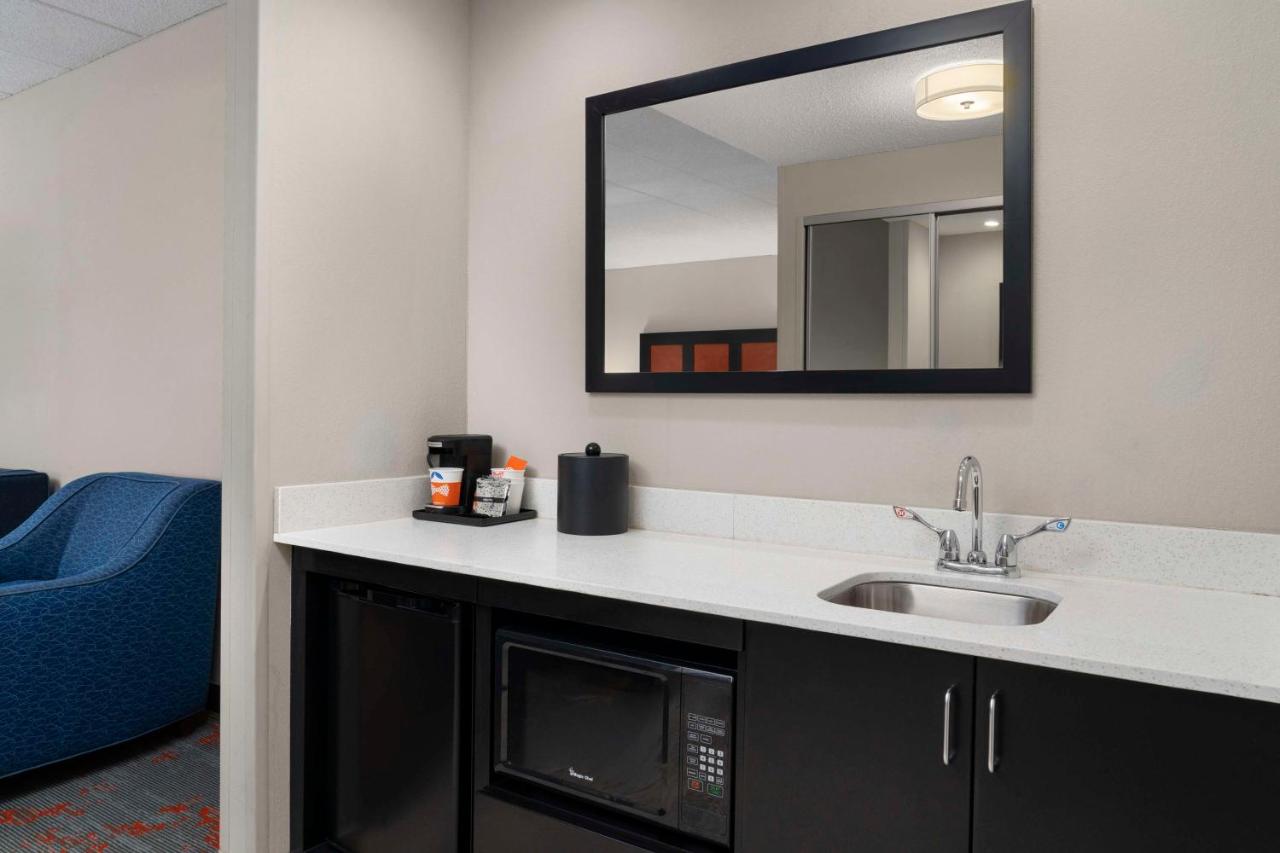 | Hampton Inn Stafford / Quantico-Aquia