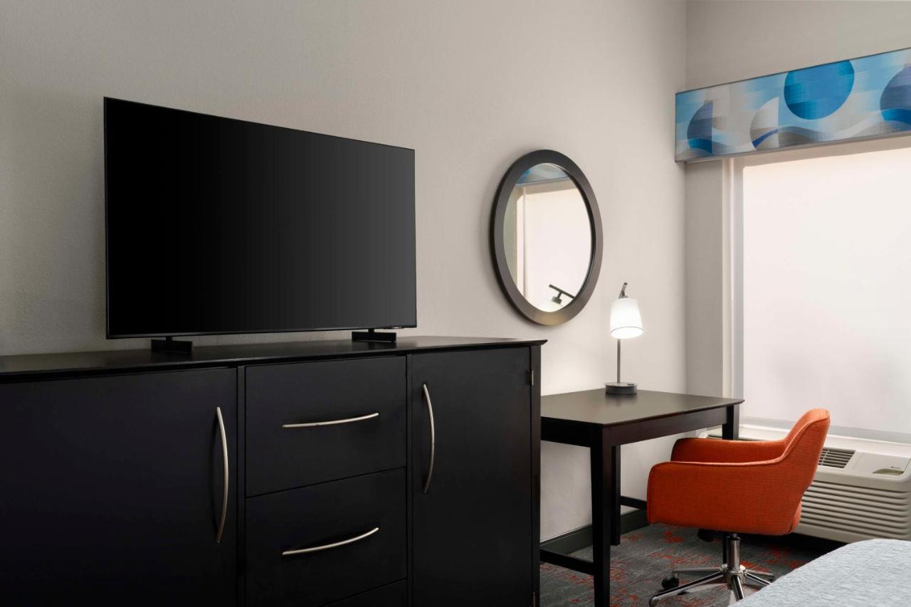 | Hampton Inn Stafford / Quantico-Aquia