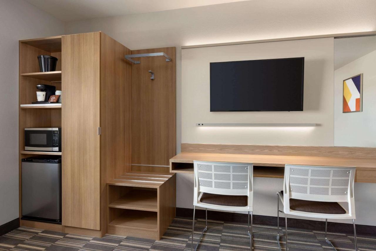 | Microtel Inn & Suites by Wyndham Gambrills