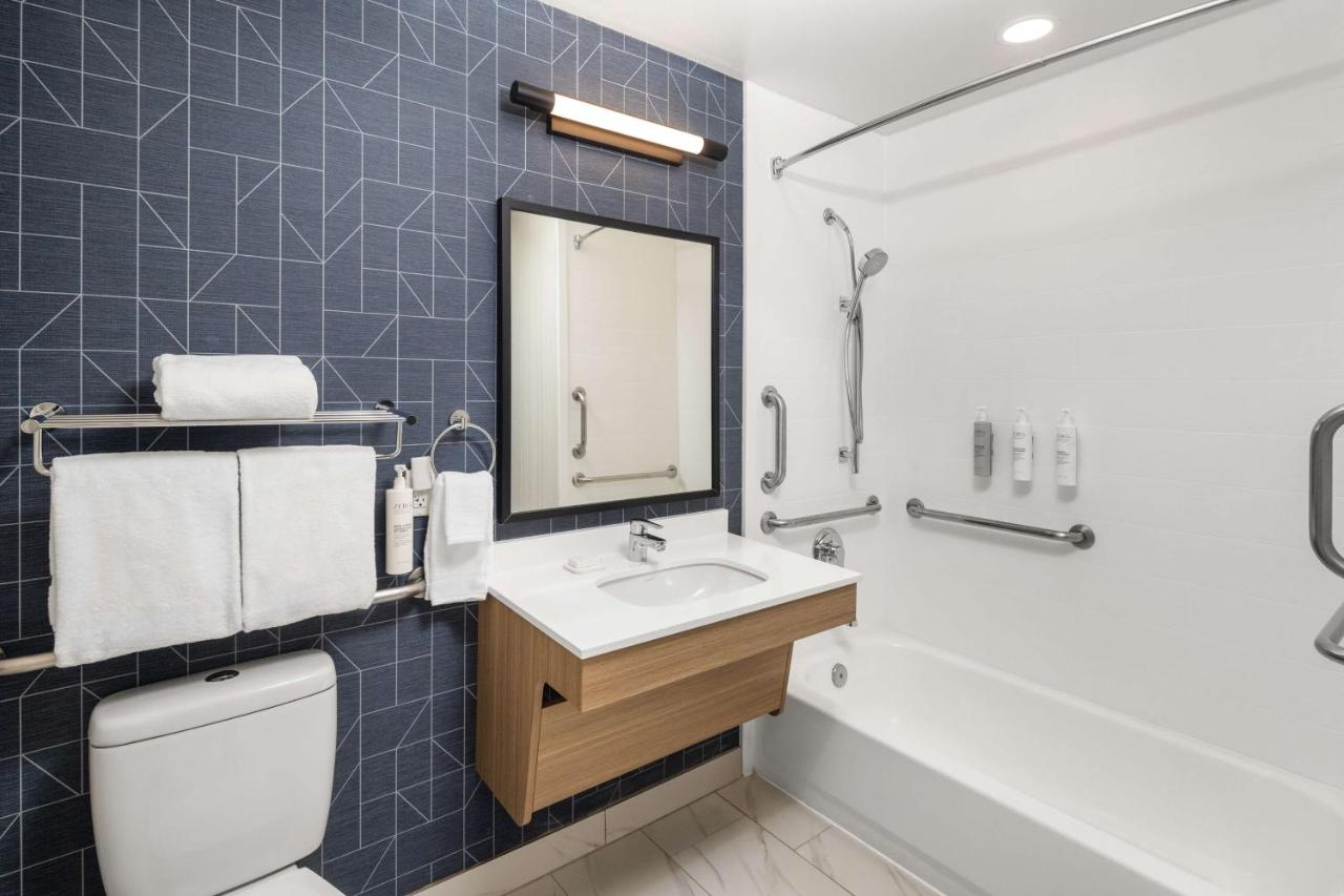 | Fairfield Inn & Suites by Marriott Salt Lake City Airport
