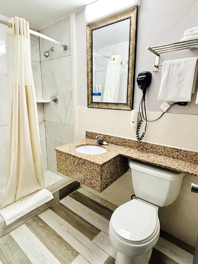 | Quality Inn Raynham - Taunton