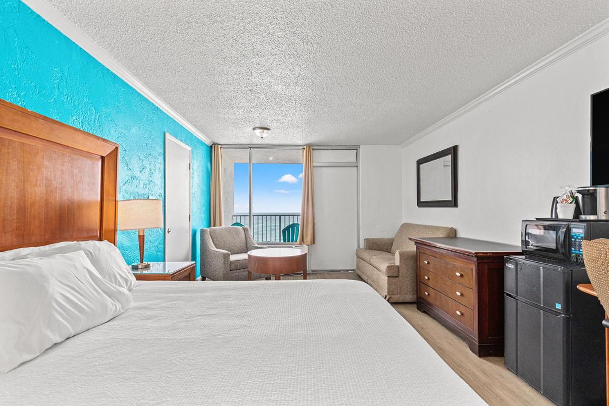 King Room at The Reef at Seahaven Beach Resorts