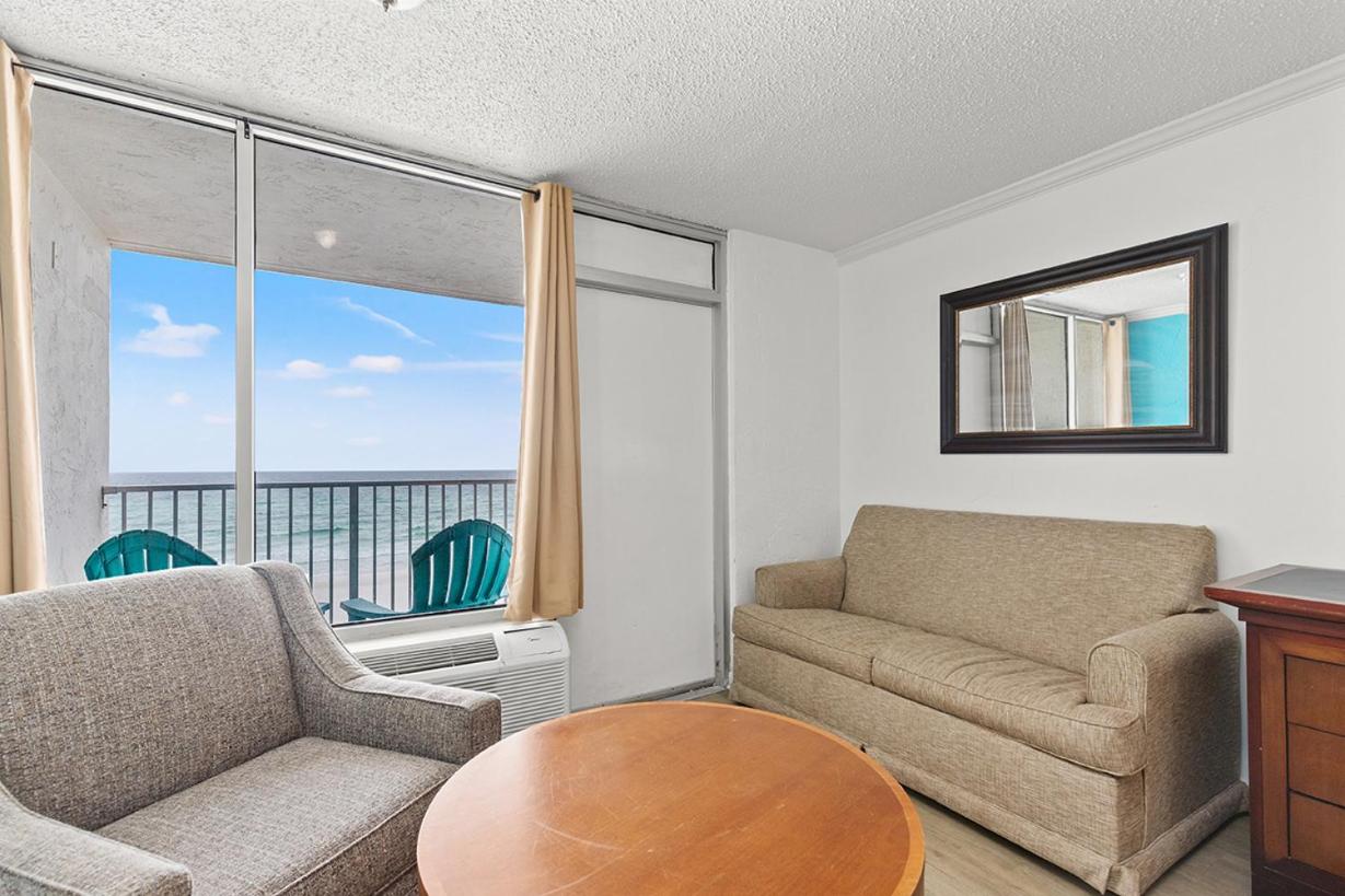 King Room at The Reef at Seahaven Beach Resorts