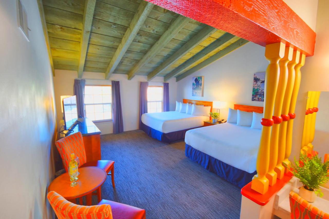  | Royal Copenhagen Inn