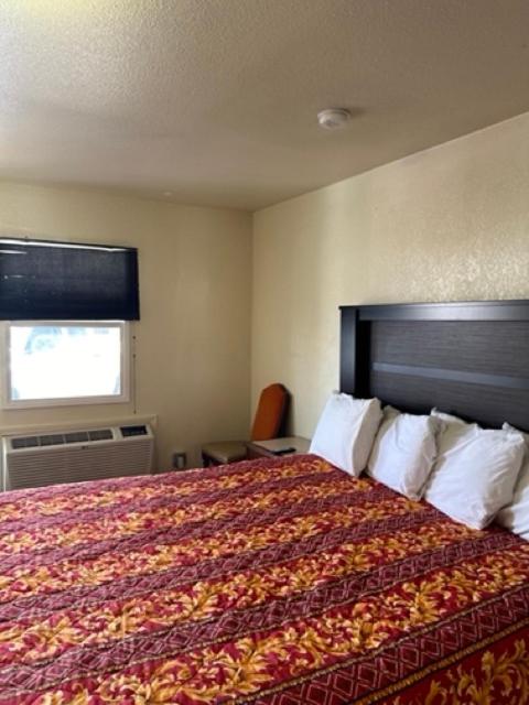| Knights Inn Gallup Near University of New Mexico