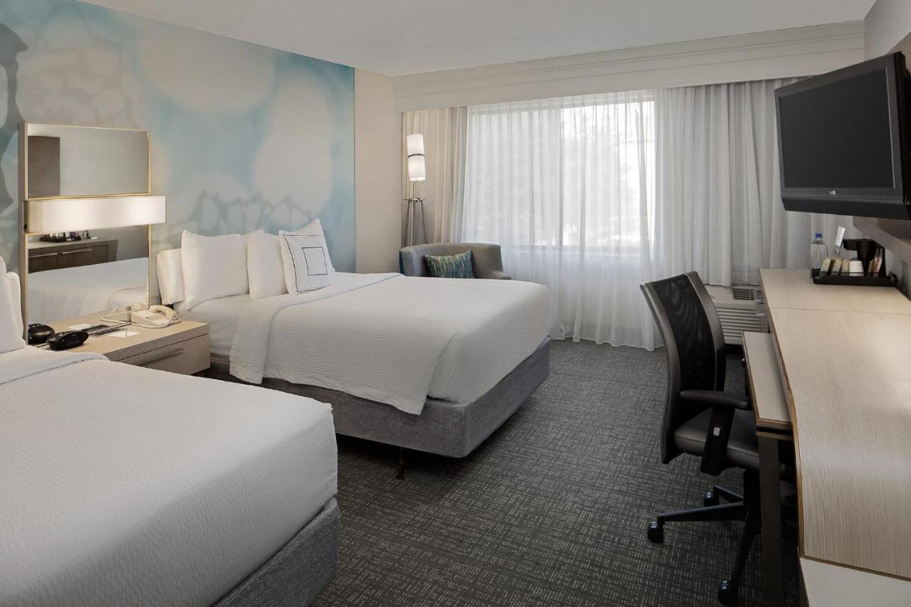 | Courtyard Houston Westchase