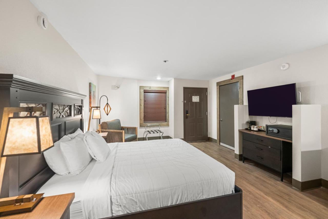  | Black Bear Inn & Suites