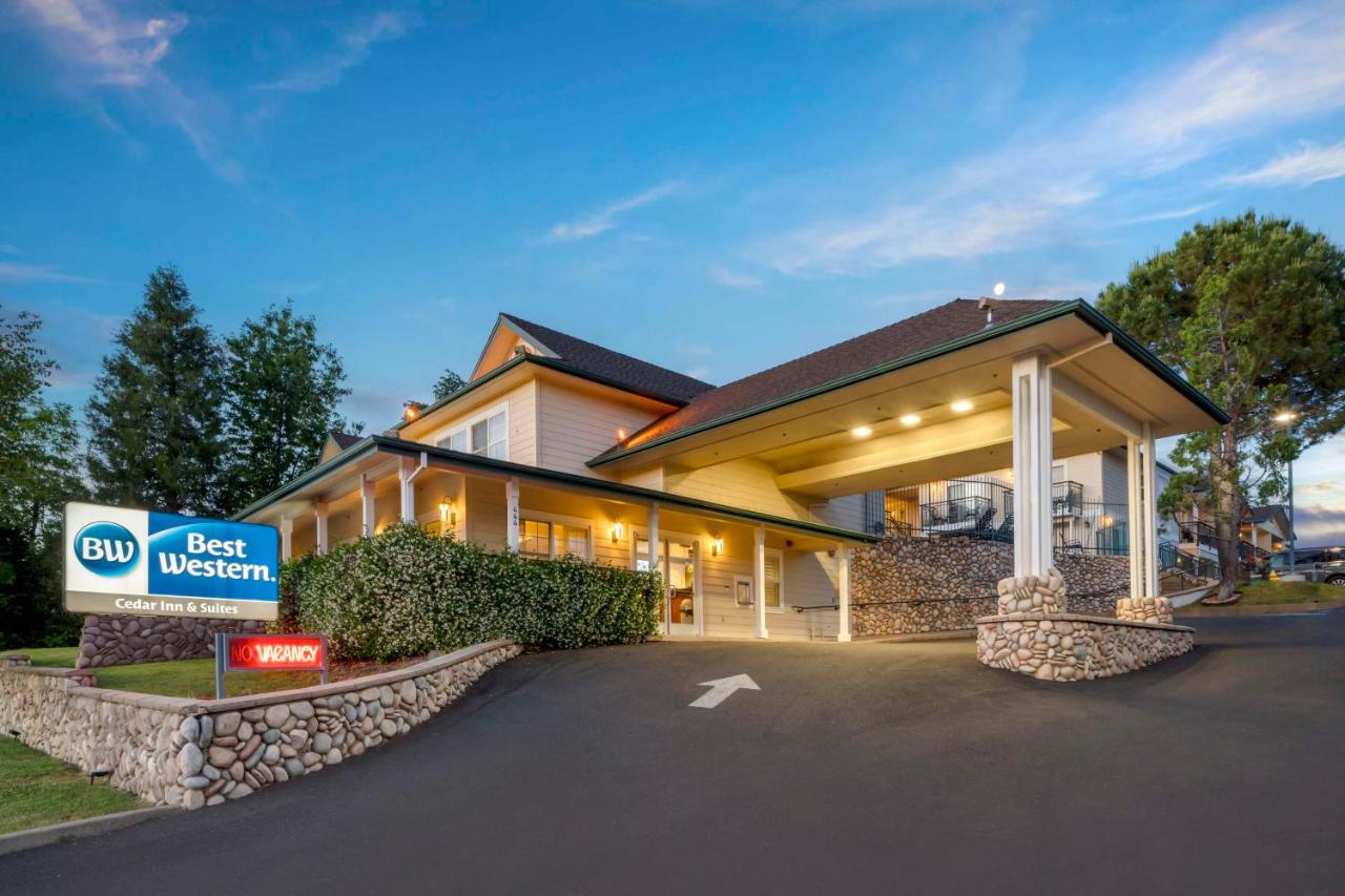 | Best Western Cedar Inn & Suites