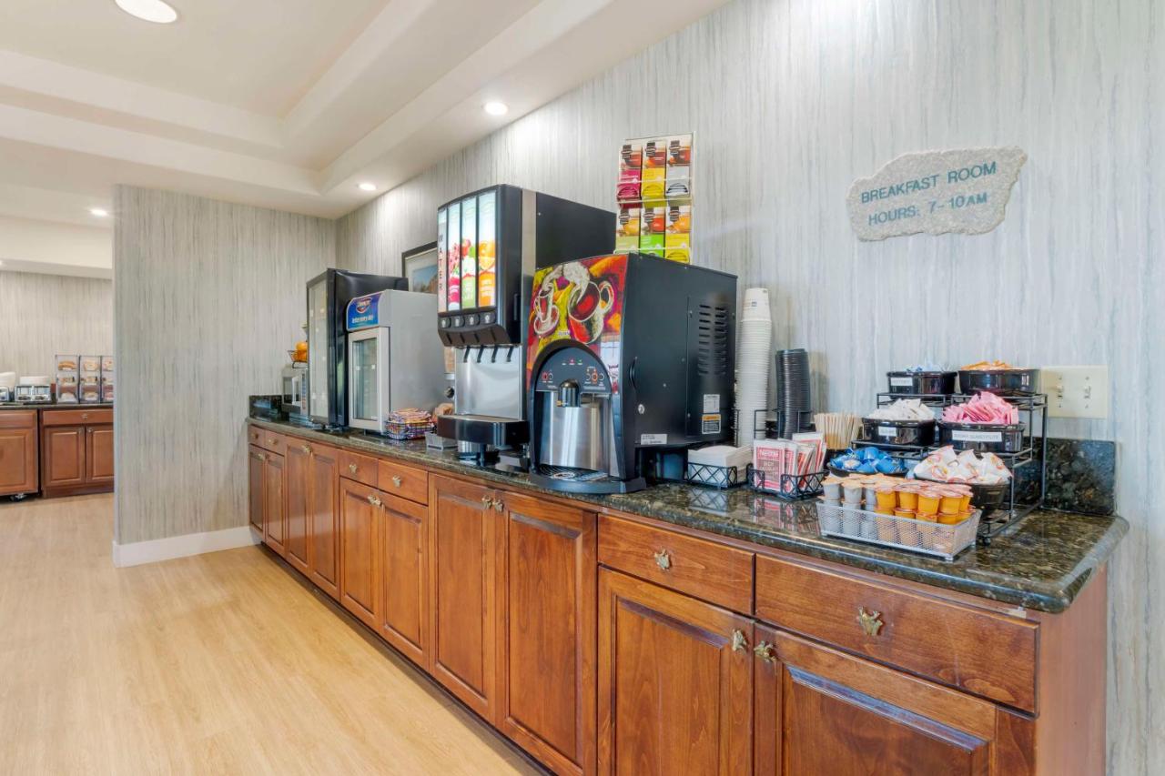 | Best Western Cedar Inn & Suites