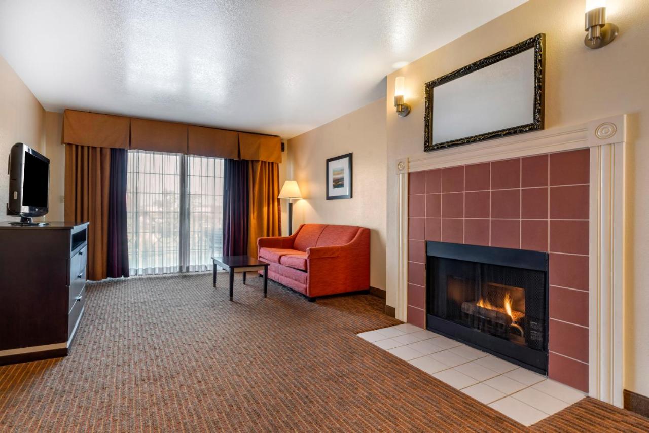 King Room - Non-Smoking at Best Western Luxury Inn