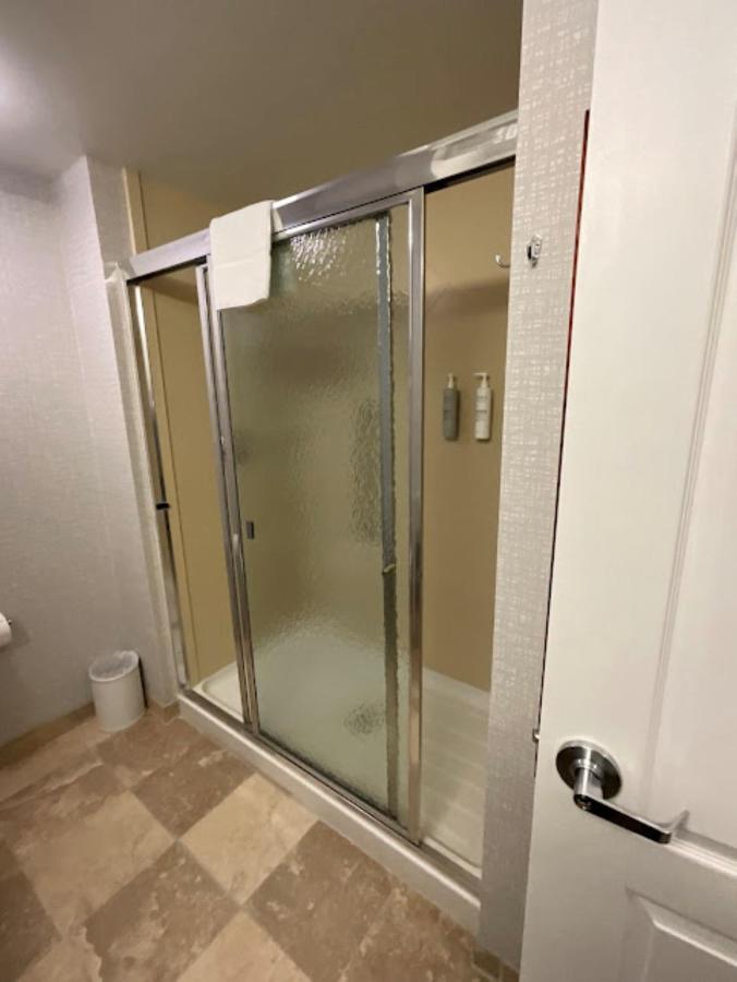 King Room - Non-Smoking at Hampton Inn Montrose
