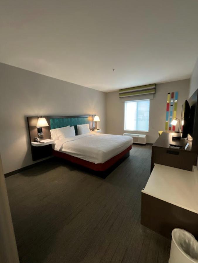 King Room - Non-Smoking at Hampton Inn Montrose