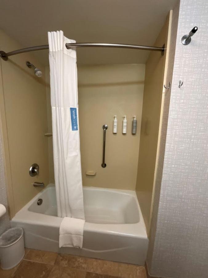 Queen Room with Two Queen Beds - Non-Smoking at Hampton Inn Montrose
