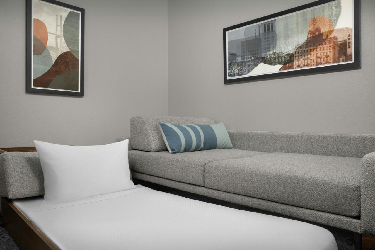 | SpringHill Suites Savannah Downtown / Historic District