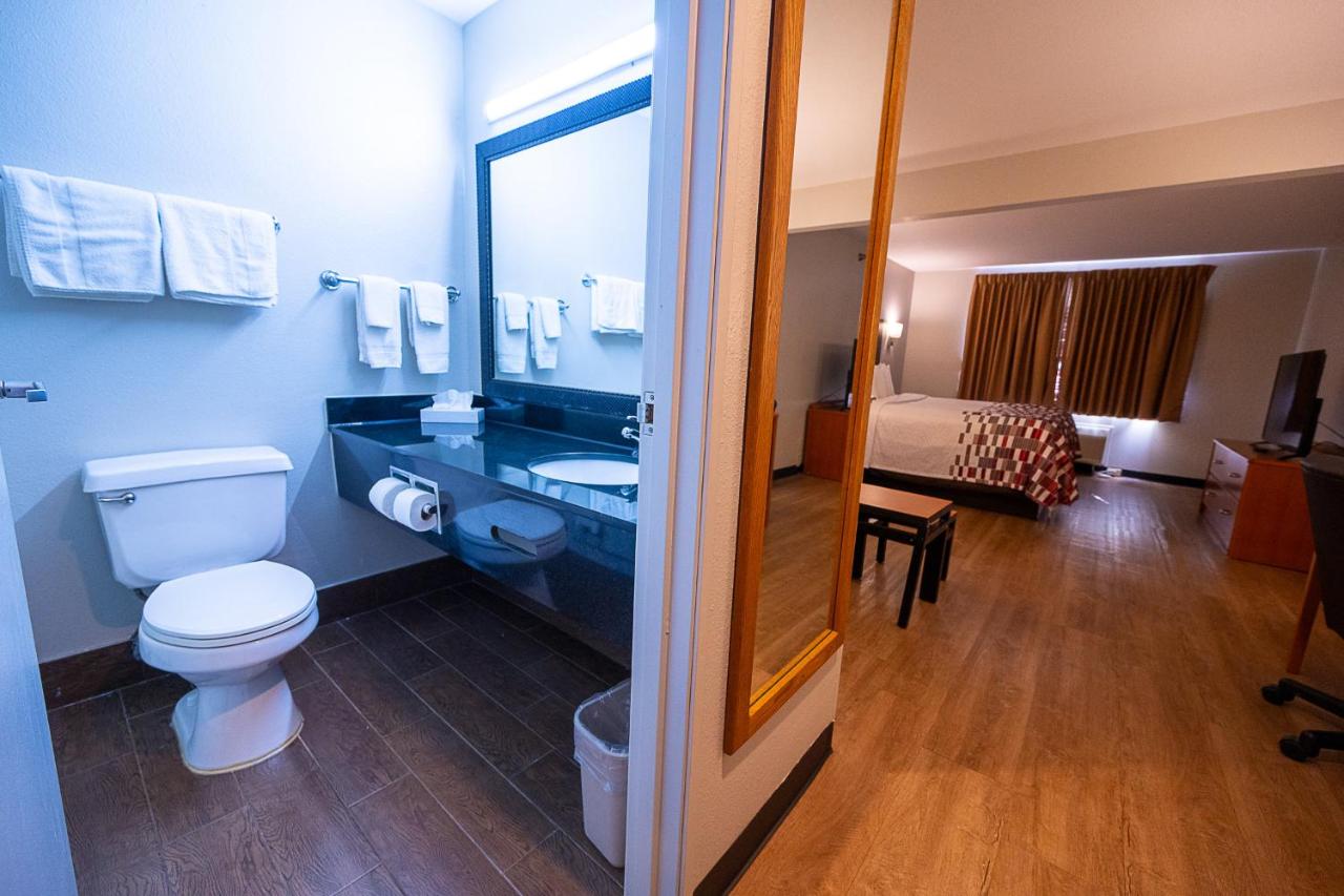 Suite King Room Smoke Free at Red Roof Inn & Suites Danville, IL