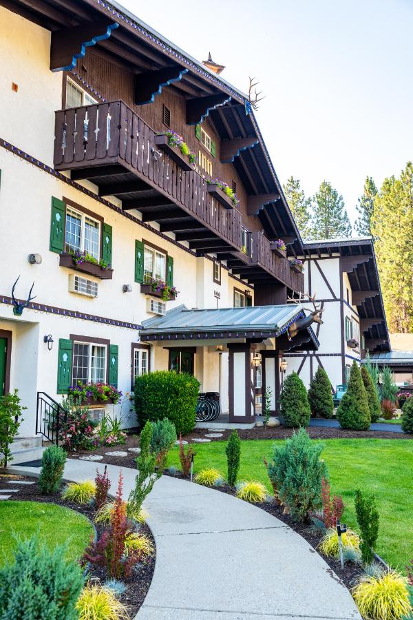 | Blue Elk Inn